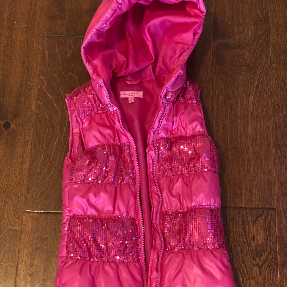 Girls hot pink puffy vest!